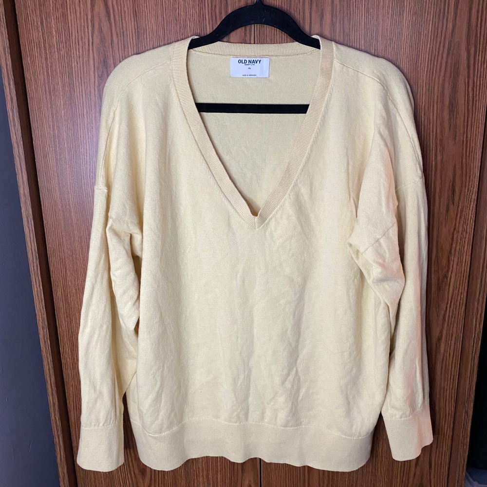Old Navy SoSoft Lite Sweater Womens XL Yellow V-Neck Drop Shoulder‎ Pullover